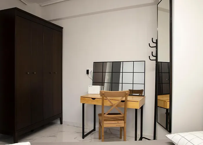 Dimo\'S Apartment