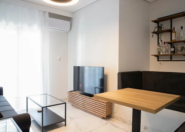 Dimo\'S Apartment