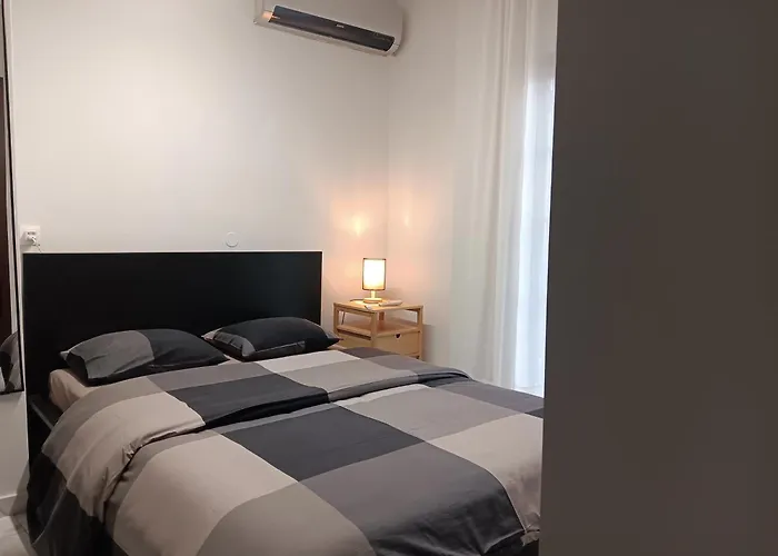 Dimo\'S Apartment